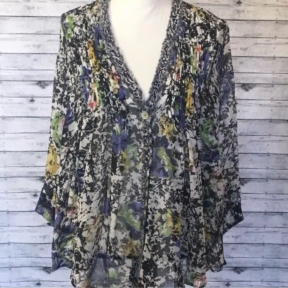 Elizabeth and James Multicolor Floral Blouse